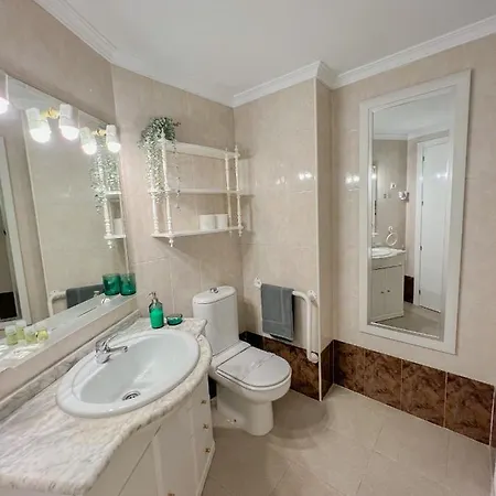 Beautiful Sea Views Pool & * 托雷莫利诺斯