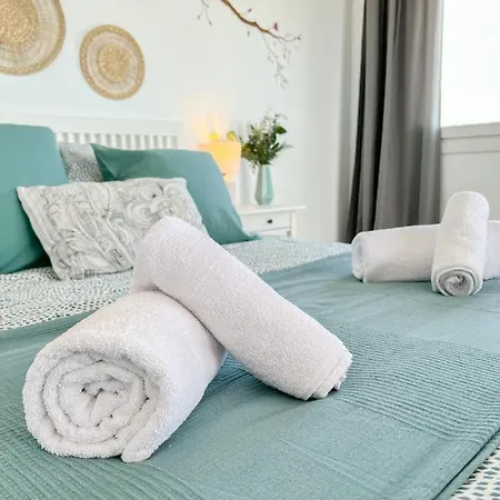 Beautiful Sea Views Pool & Appartamento *