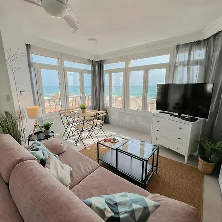 Beautiful Sea Views Pool & *