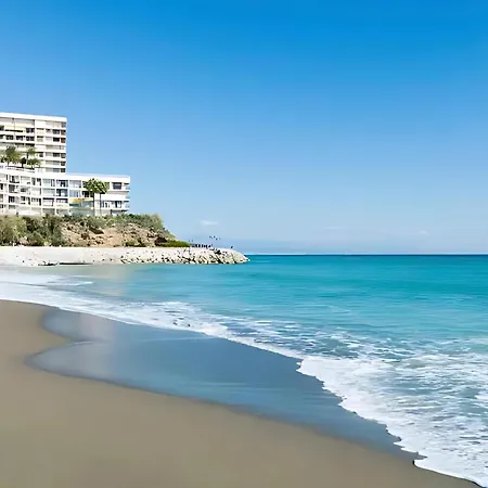 Beautiful Sea Views Pool & Апартаменты