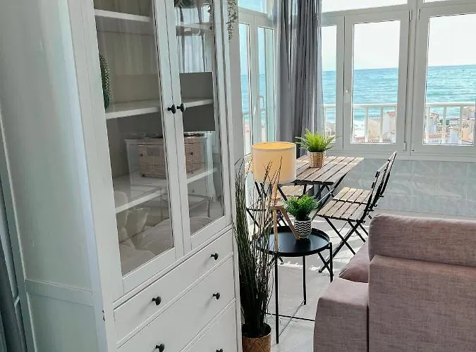 Beautiful Sea Views Pool & Апартаменты