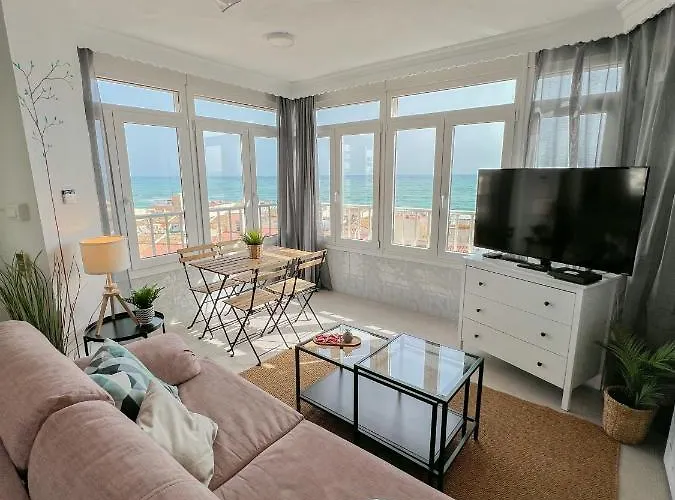 Beautiful Sea Views Pool & *